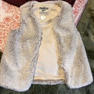 OshKosh B’gosh Girls Faux Fur Vest 4T Cream Ivory Soft Plush Winter Layering